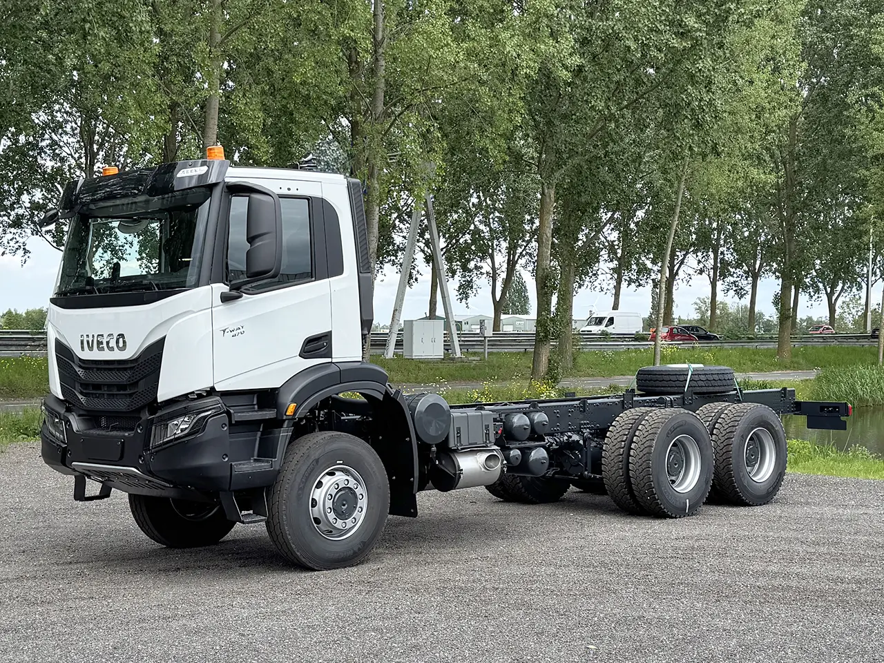 Iveco T-Way AD380T47WH-4500 Chassis Cabin 6x6