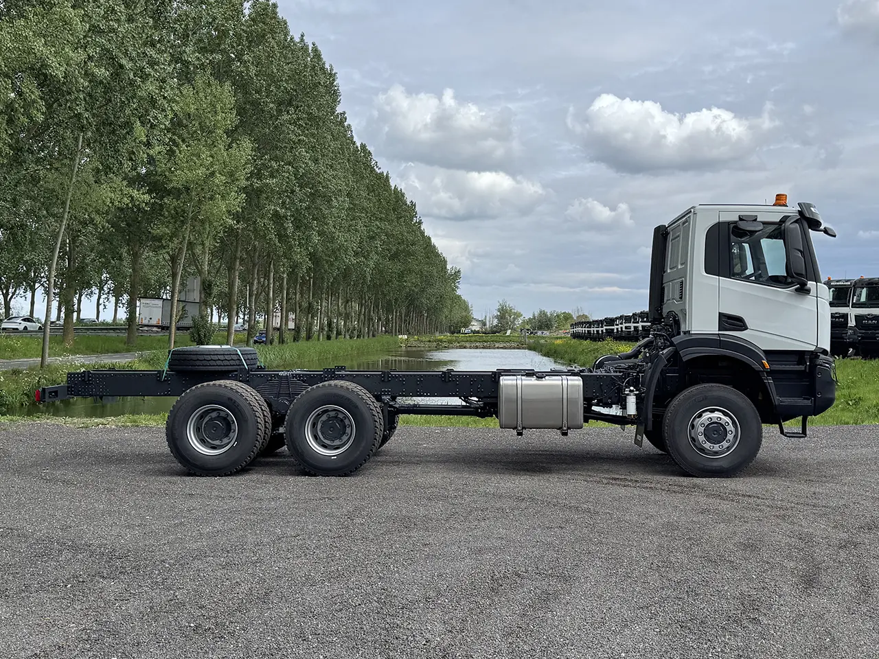 Iveco T-Way AD380T47WH-4500 Chassis Cabin 6x6 5