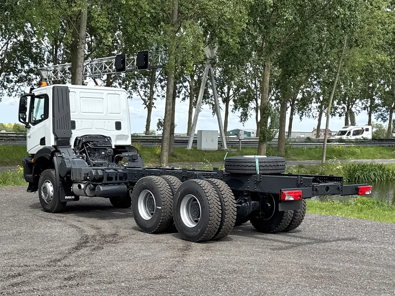 Iveco T-Way AD380T47WH-4500 Chassis Cabin 6x6 6