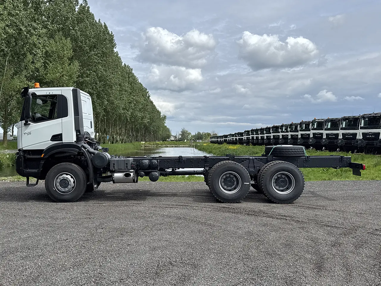 Iveco T-Way AD380T47WH-4500 Chassis Cabin 6x6 7