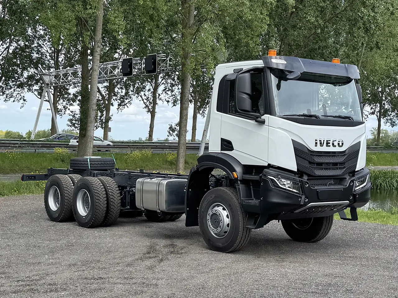 Iveco T-Way AD380T47WH-4500 Chassis Cabin 6x6 8