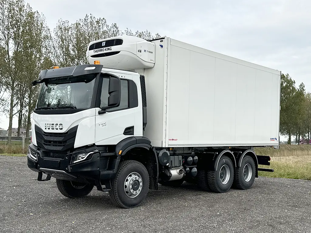 Iveco T-Way AD380T47WH 6x6 Refrigerated Box Truck 1