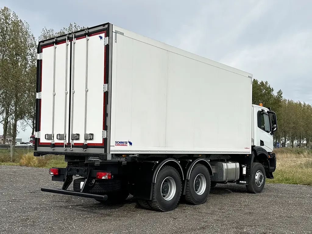 Iveco T-Way AD380T47WH 6x6 Refrigerated Box Truck 6