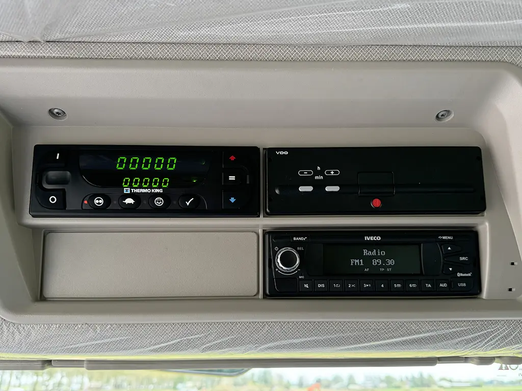 Iveco T-Way AD380T47WH 6x6 Refrigerated Box Truck 10