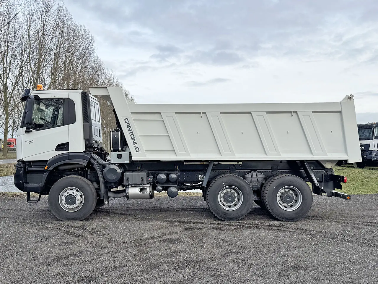 Iveco T-Way AD380T47WH 6x6 Tipper Truck 7