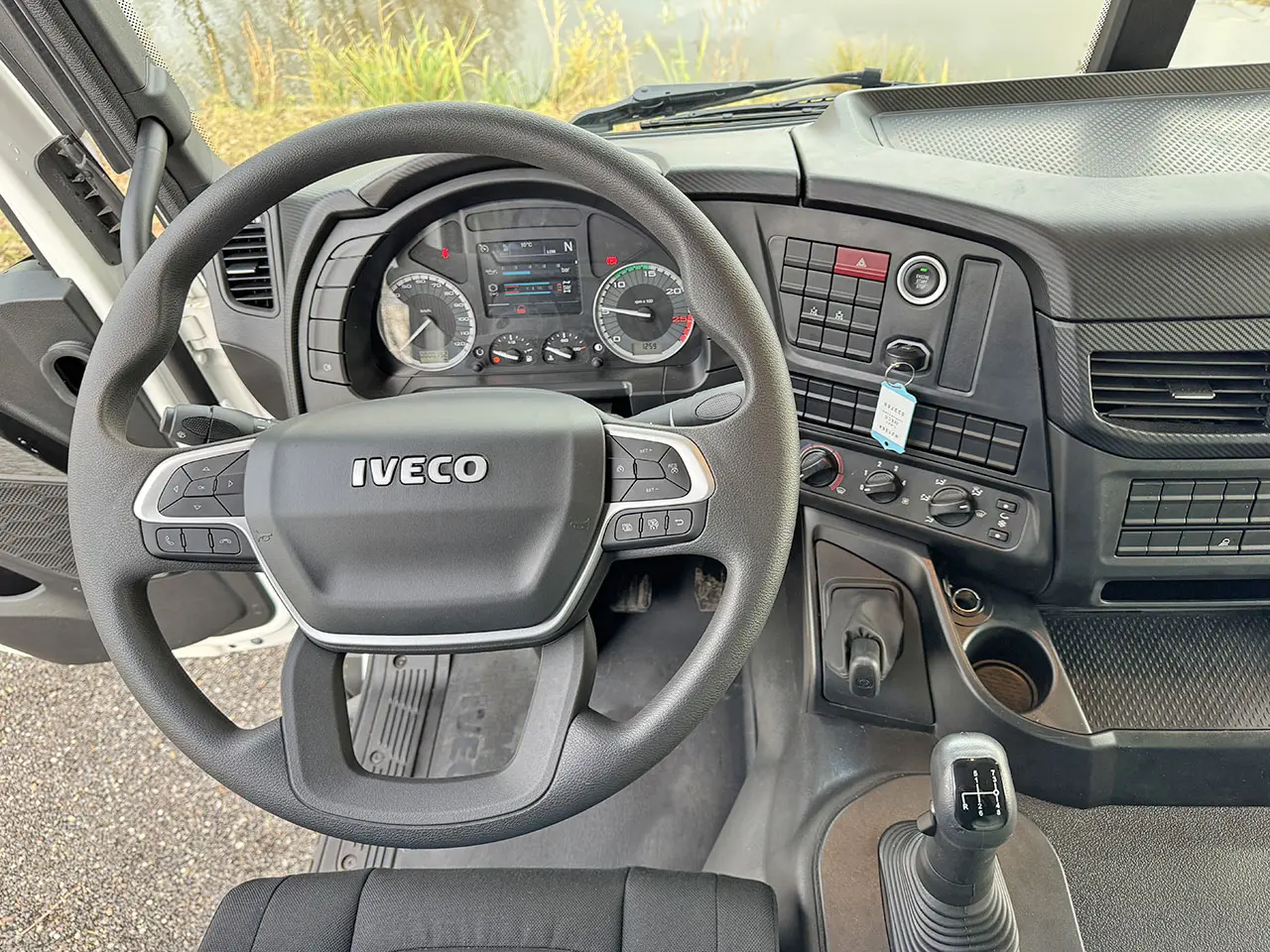 Iveco T-Way AD380T47WH 6x6 Tipper Truck 10