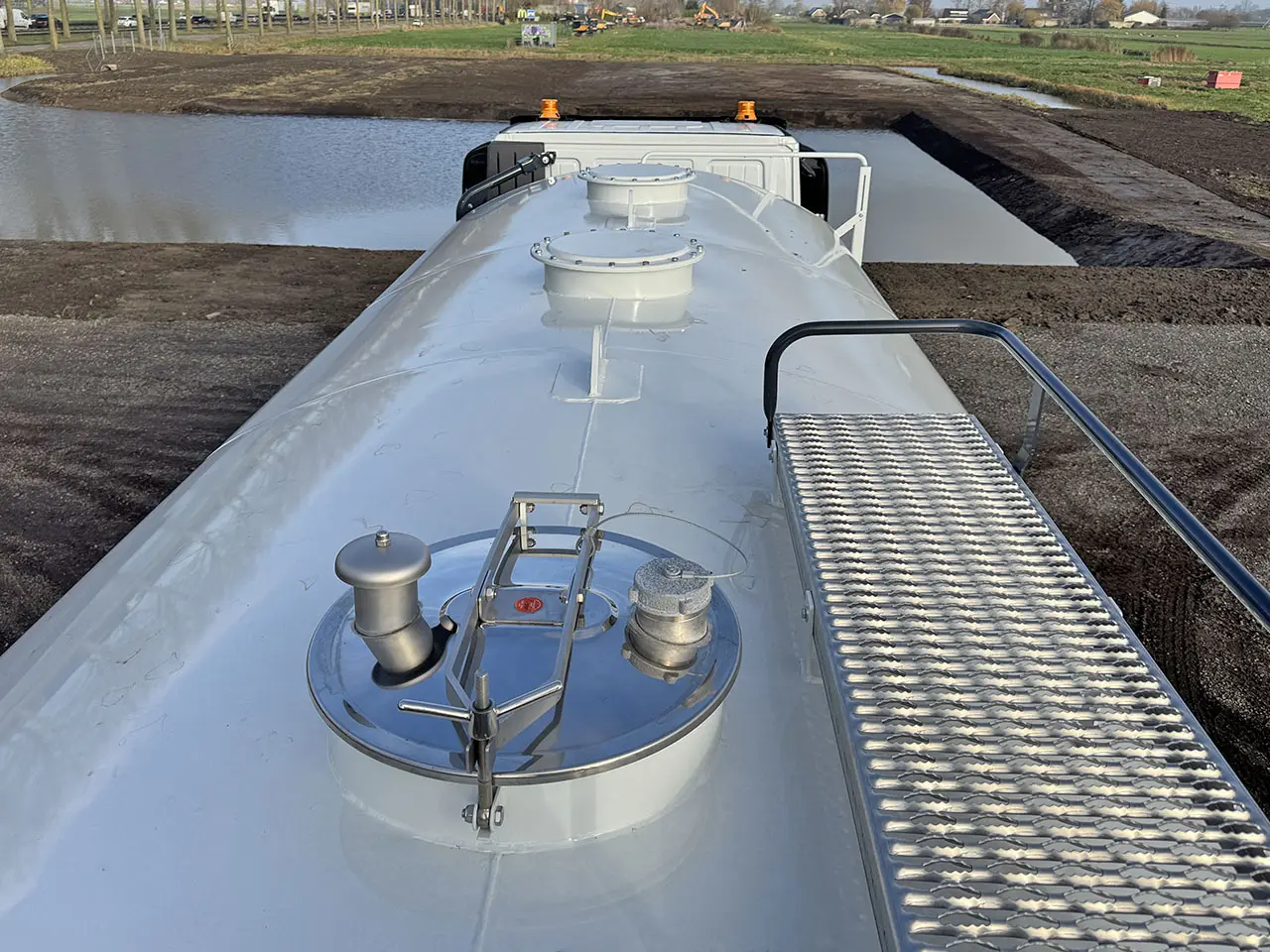 Iveco T-Way AD380T47WH 6x6 Camion citerne à eau 16