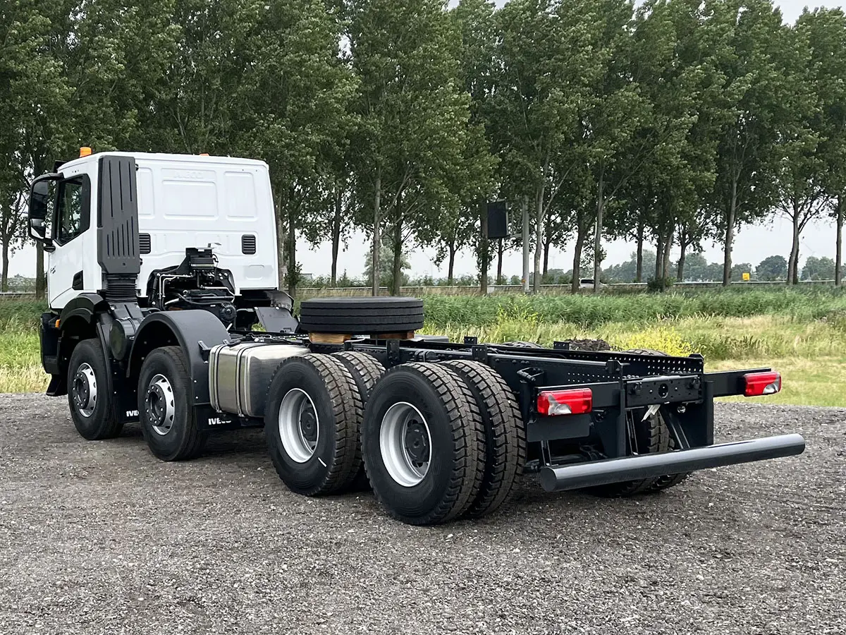Iveco T-Way AD410T43H-4500 AT Chassis Cabin 8x4 3