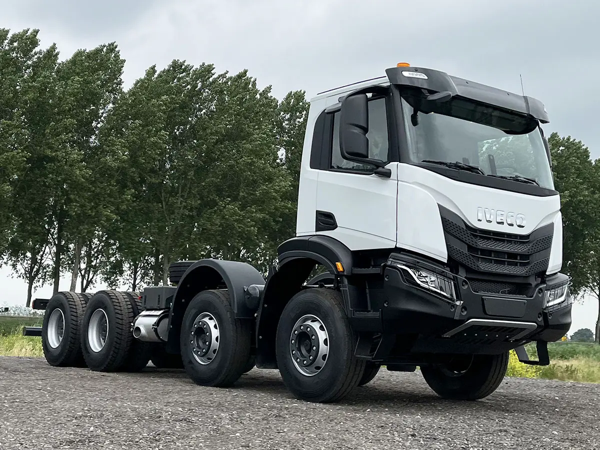 Iveco T-Way AD410T43H-4500 AT Chassis Cabin 8x4 4