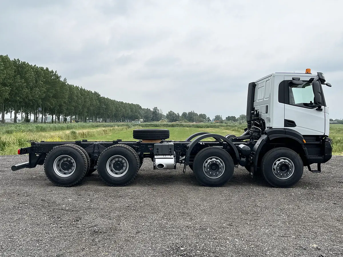 Iveco T-Way AD410T43H-4500 AT Chassis Cabin 8x4 5