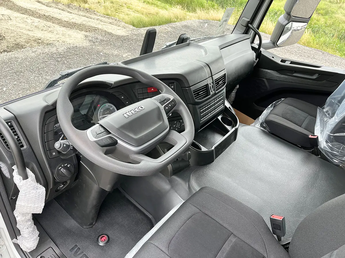 Iveco T-Way AD410T43H-4500 AT Chassis Cabin 8x4 8