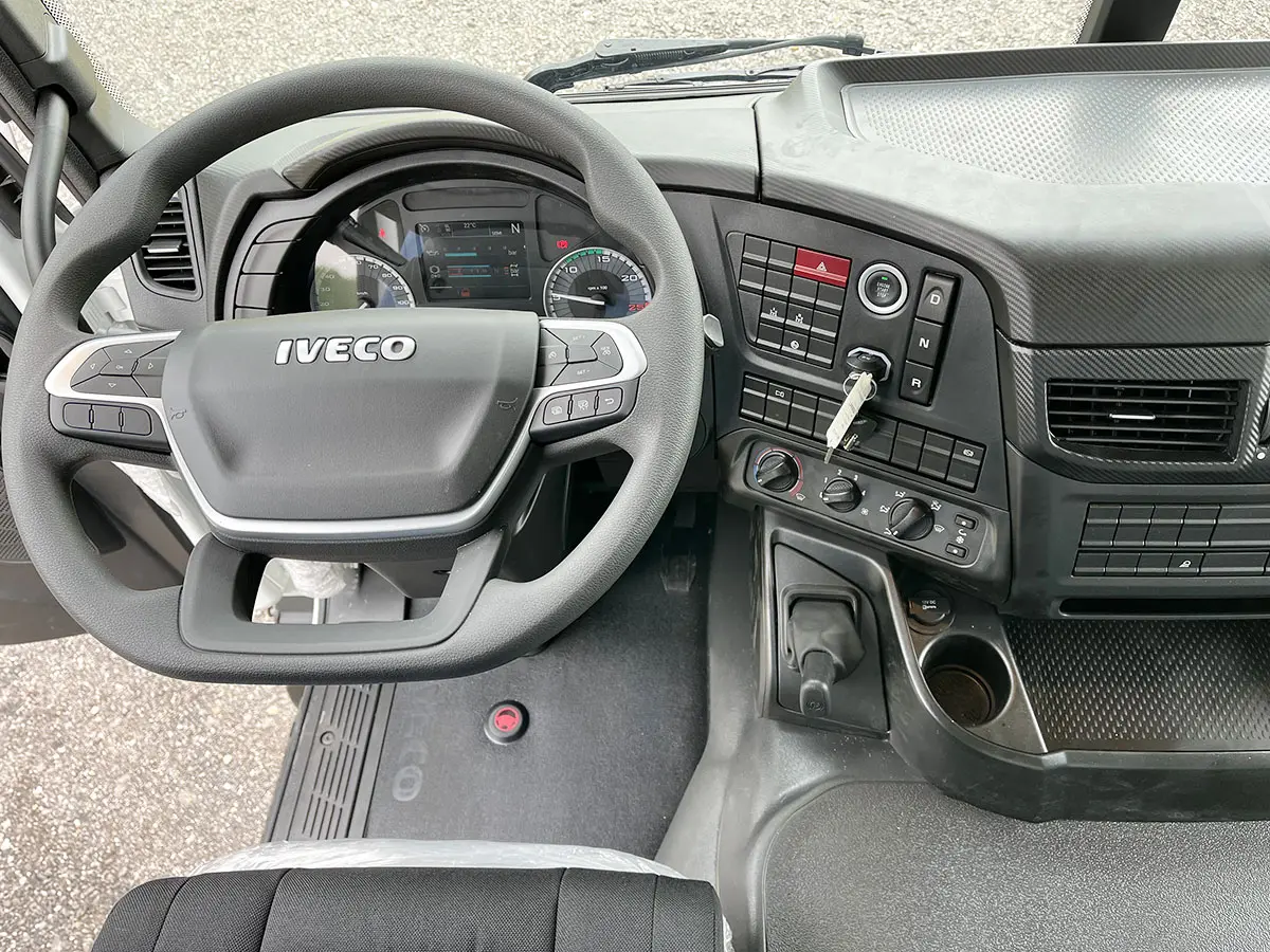 Iveco T-Way AD410T43H-4500 AT Chassis Cabin 8x4 9
