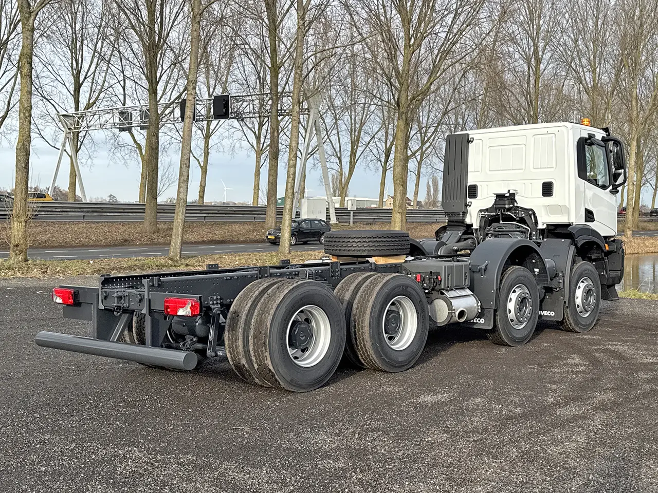 Iveco T-Way AD410T43H-4500 AT Chassis Cabin 8x4 2