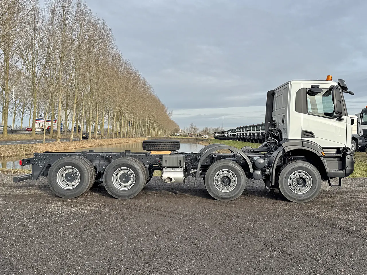 Iveco T-Way AD410T43H-4500 AT Chassis Cabin 8x4 5