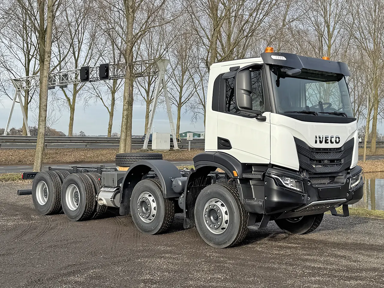 Iveco T-Way AD410T43H-4500 AT Chassis Cabin 8x4 8