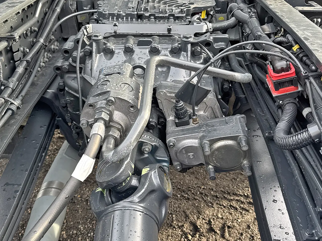 Iveco T-Way AD410T43H-4500 AT Chassis Cabin 8x4 13