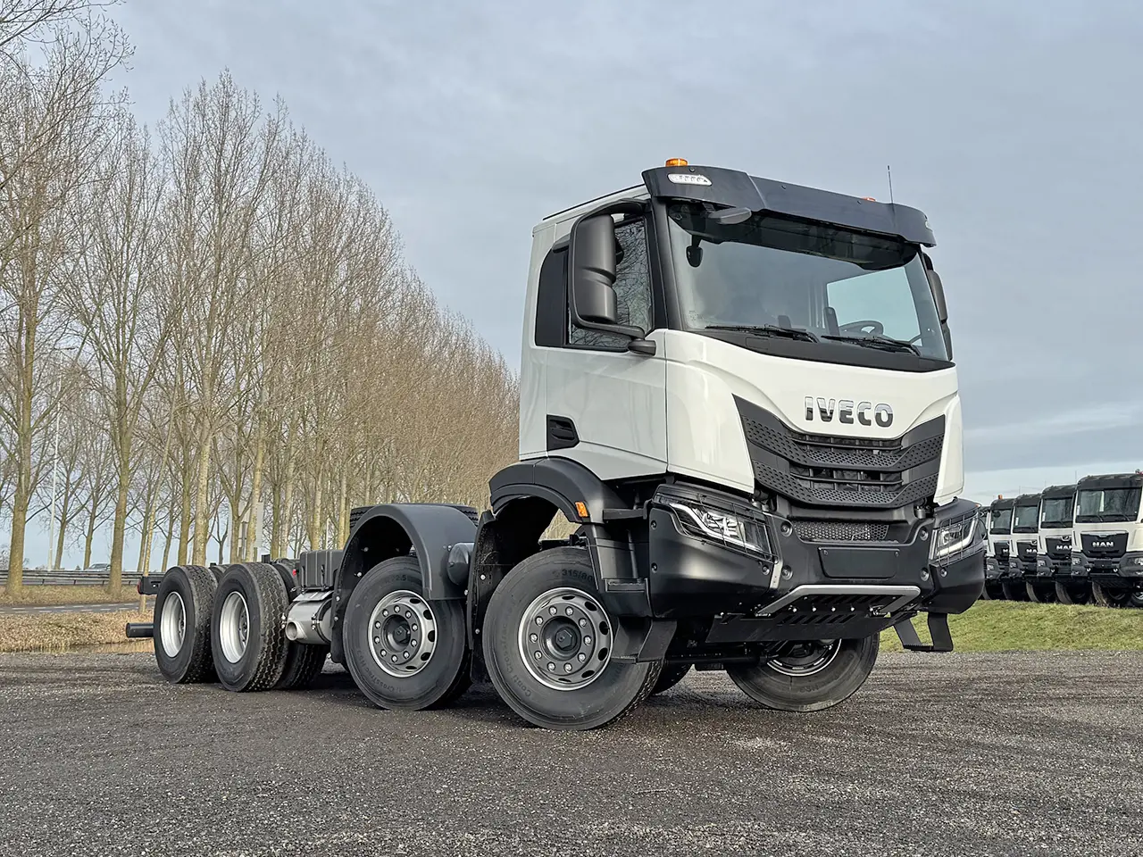 Iveco T-Way AD410T43H-4500 AT Chassis Cabin 8x4 4