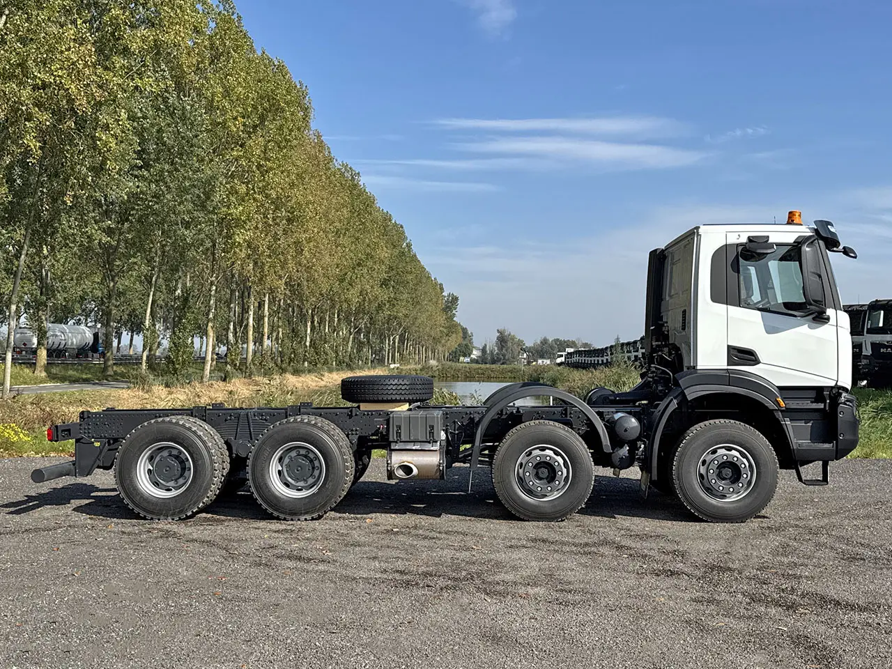 Iveco T-Way AD410T43H-4500 AT Chassis Cabin 8x4 5