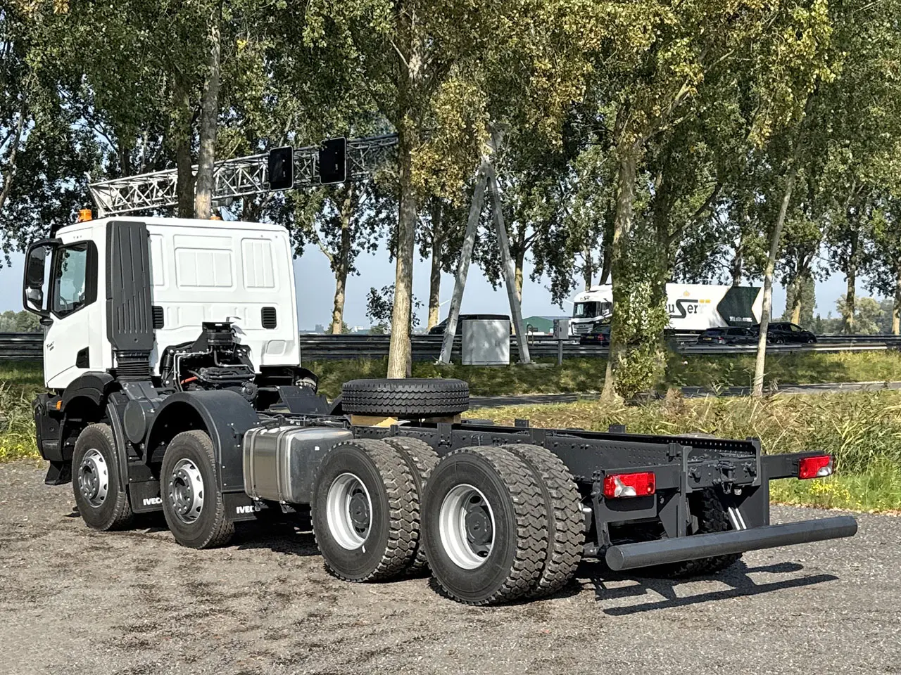 Iveco T-Way AD410T43H-4500 AT Chassis Cabin 8x4 6