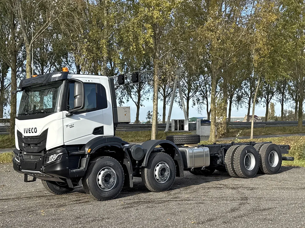 Iveco T-way AD410T43H-5820 Chassis Cabin 8x4