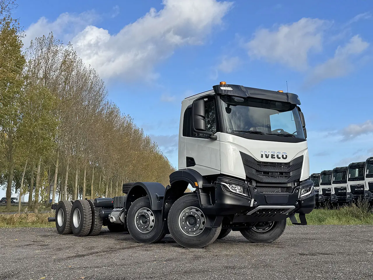 Iveco T-way AD410T43H-5820 Chassis Cabin 8x4 4