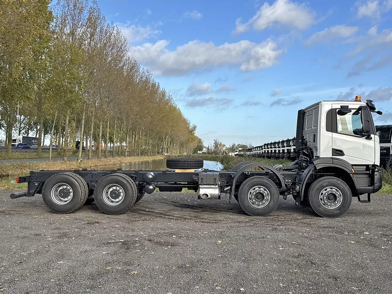 Iveco T-way AD410T43H-5820 Chassis Cabin 8x4 5