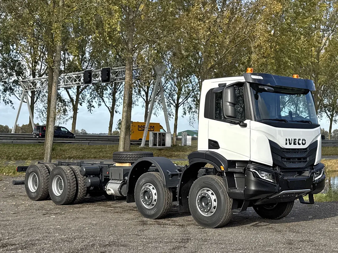 Iveco T-way AD410T43H-5820 Chassis Cabin 8x4 8