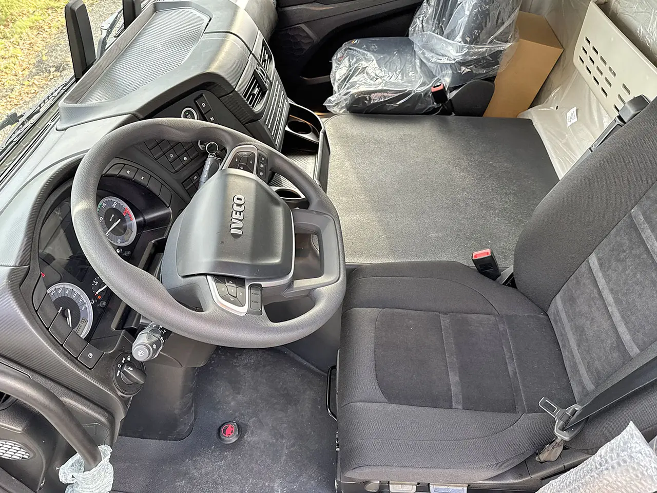 Iveco T-way AD410T43H-5820 Chassis Cabin 8x4 9