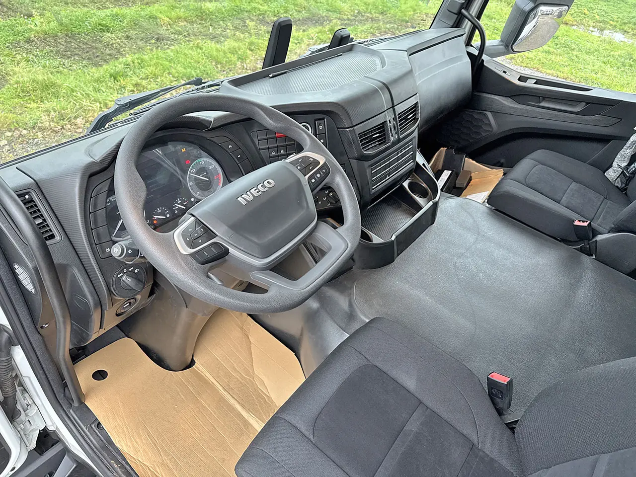 Iveco T-Way AD410T43H AT 8x4 Container Truck