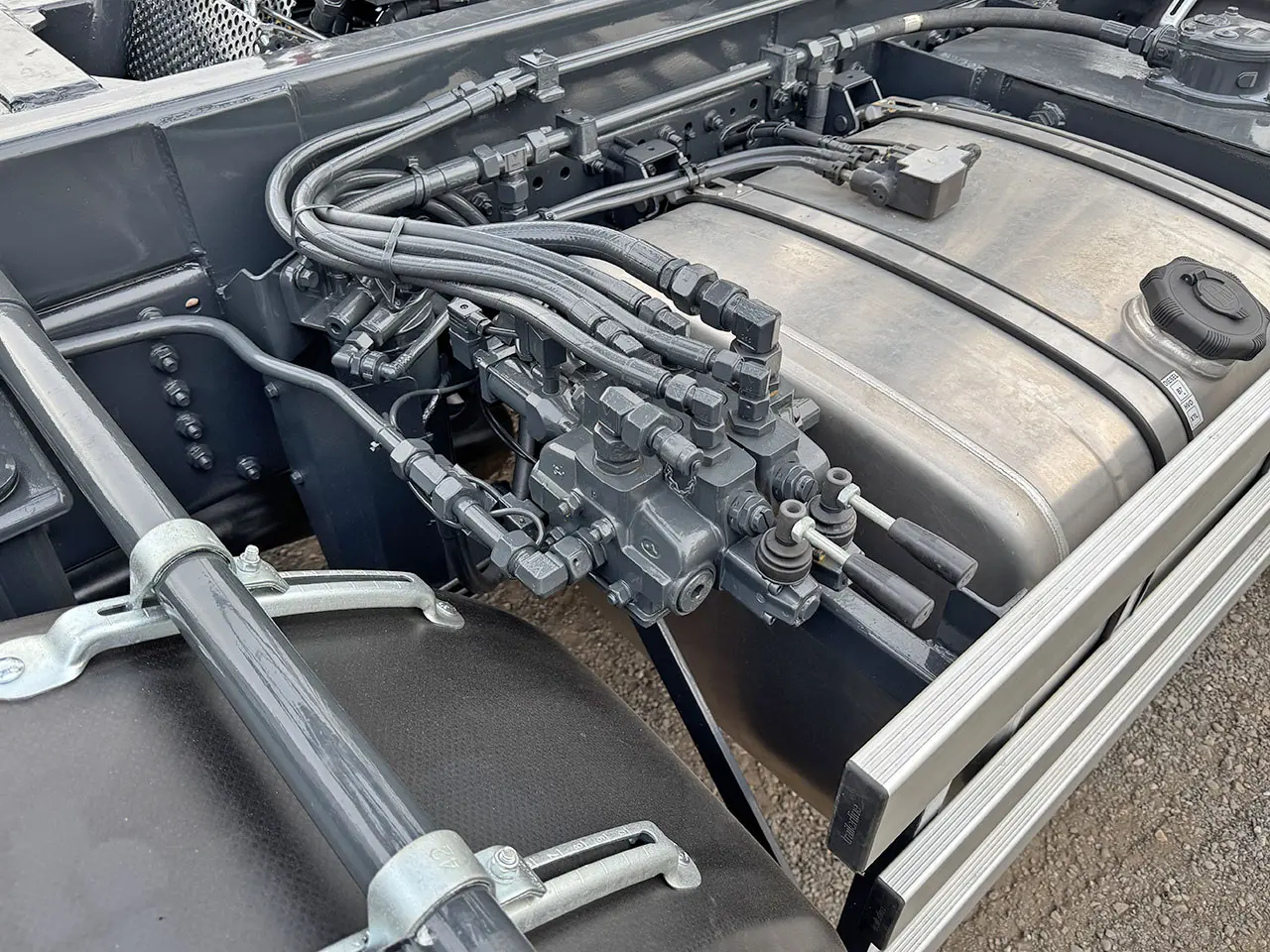 Iveco T-Way AD410T43H AT 8x4 Container Truck 17