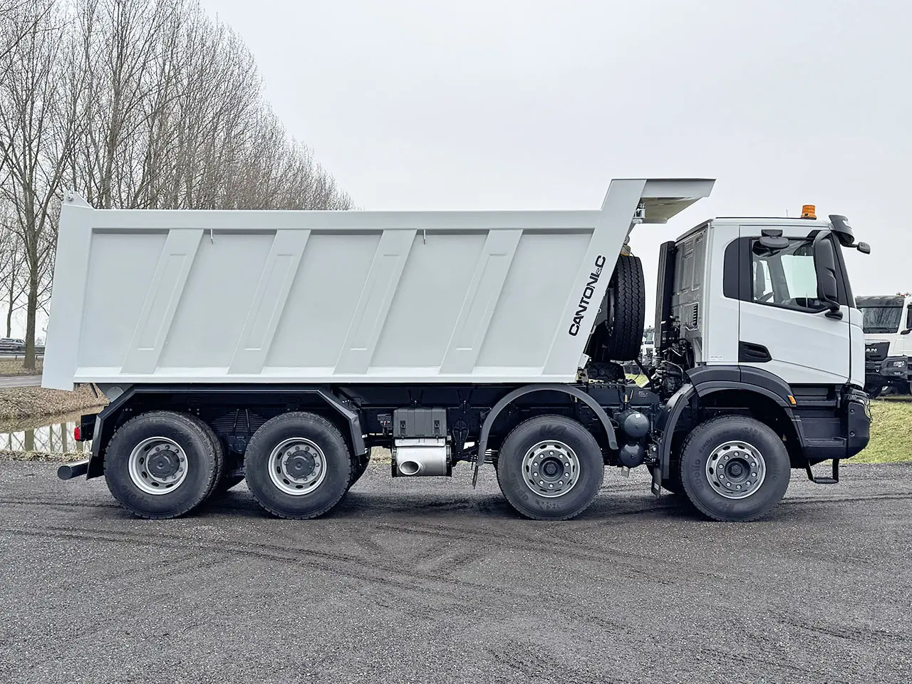 Iveco T-Way AD410T43H AT Benne basculante 8x4 5