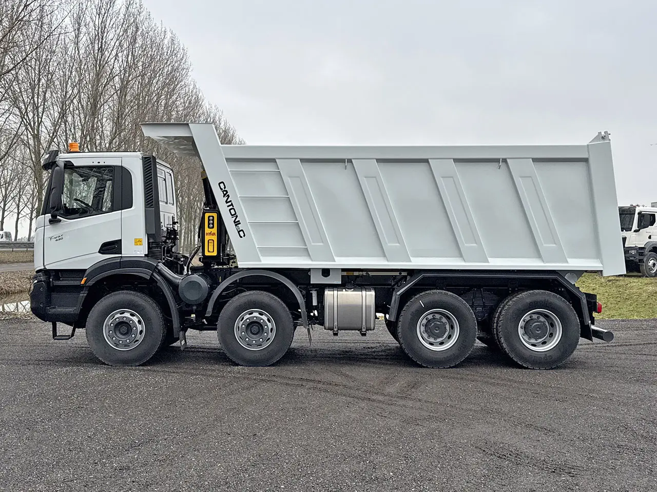 Iveco T-Way AD410T43H AT Tipper Truck 8x4 7