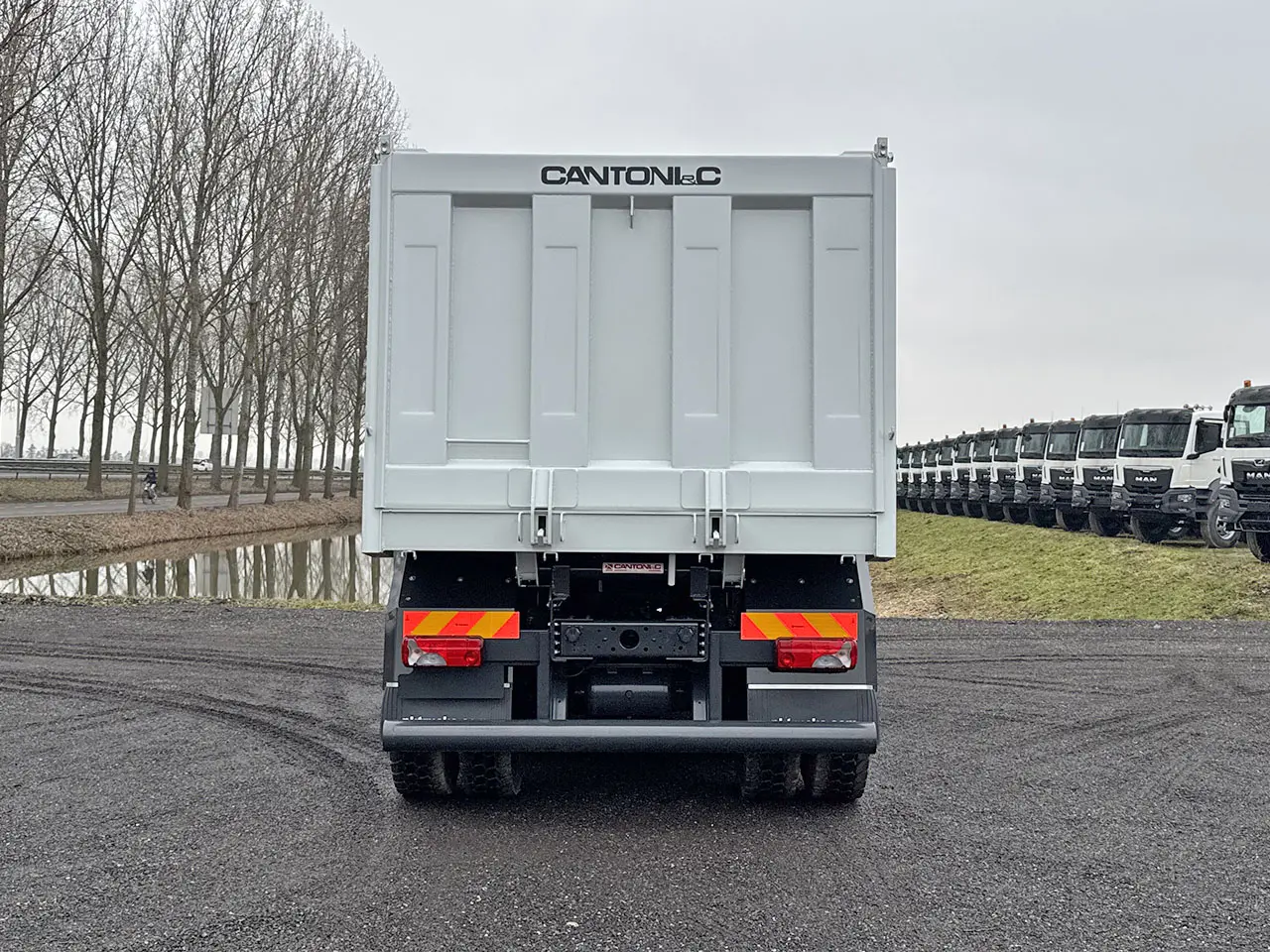 Iveco T-Way AD410T43H AT Tipper Truck 8x4 17