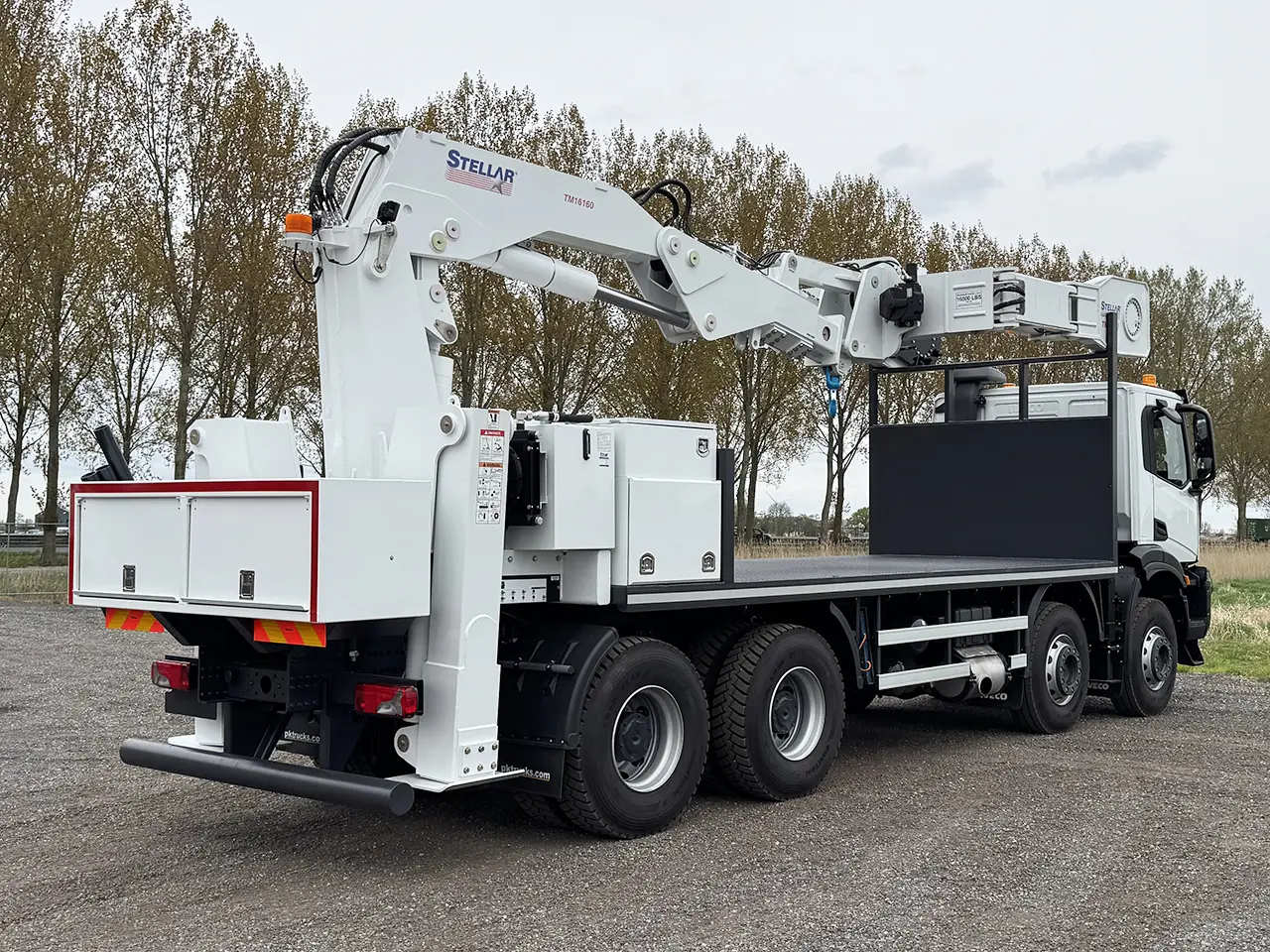 Iveco T-Way AD410T43H AT Stellar 28000 Tire-Handler Crane Truck 8x4 2