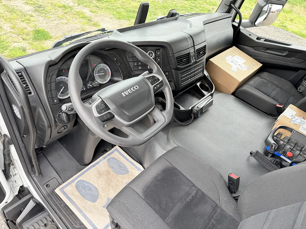 Iveco T-Way AD410T43H AT Stellar 28000 Tire-Handler 8x4 Camion grue