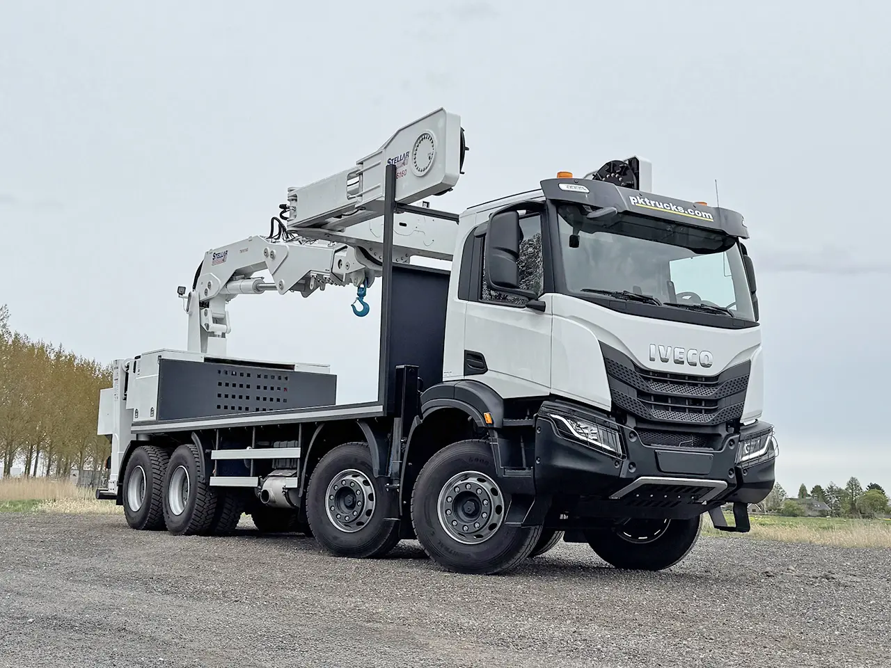 Iveco T-Way AD410T43H AT Stellar 28000 Tire-Handler Crane Truck 8x4 4