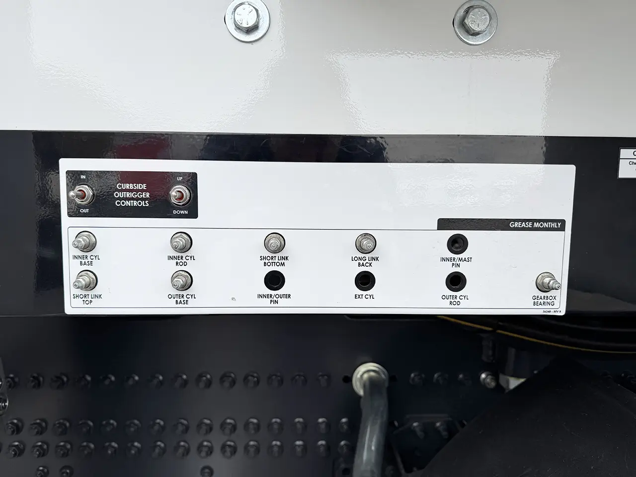 Iveco T-Way AD410T43H AT Stellar 28000 Tire-Handler 8x4 Crane Truck 13