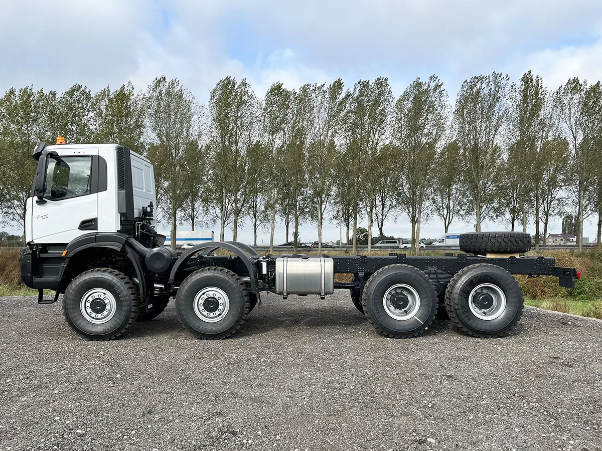 Iveco T-Way AD410T47WH-5020 AT 8x8 Chassis Cabin 2
