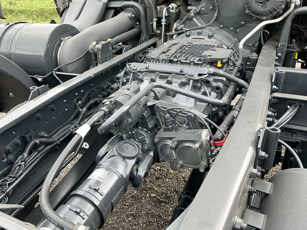 Iveco T-Way AD410T47WH-5020 AT 8x8 Chassis Cabin 11