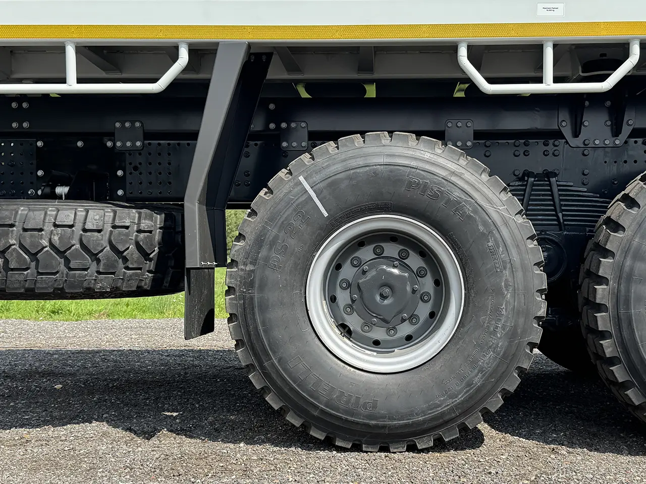 Iveco T-Way AD410T47WH-5020 AT 8x8 Flatbed 16