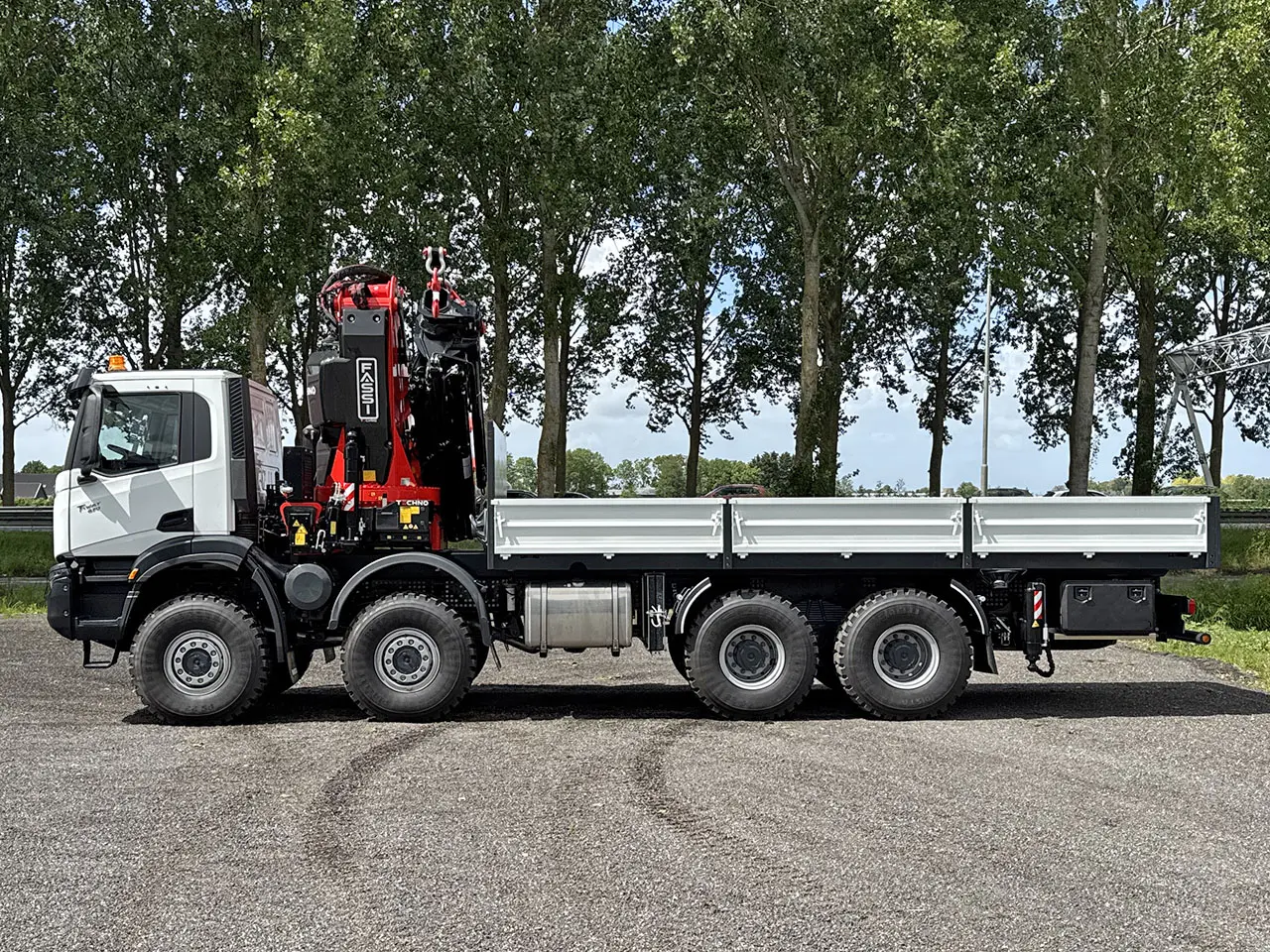 Iveco T-Way AD410T47WH Crane Truck 8x8 7