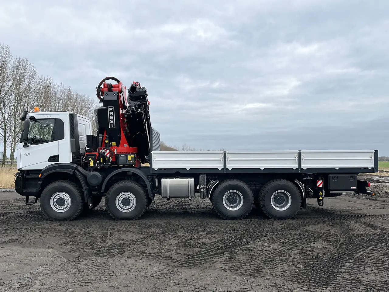 Iveco T-Way AD410T47WH AT Fassi F1150RA2.28 8x8 Crane Truck 2