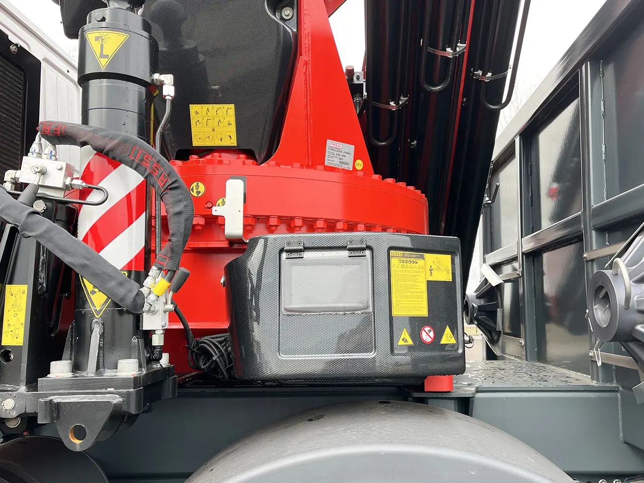 Iveco T-Way AD410T47WH AT Fassi F1150RA2.28 8x8 Crane Truck 13