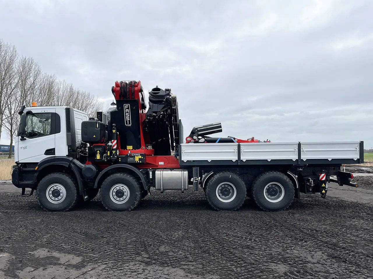 Iveco T-Way AD410T47WH AT Fassi F1750R.2.8 with JIB Camion grue 8x8 2