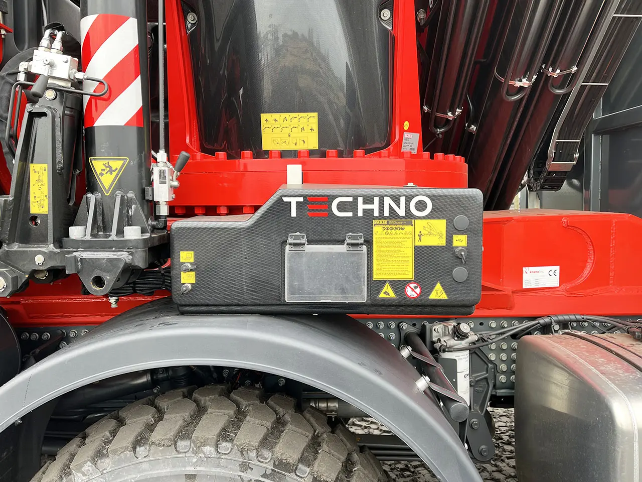 Iveco T-Way AD410T47WH AT Fassi F1750R.2.8 with JIB 8x8 Crane Truck 13