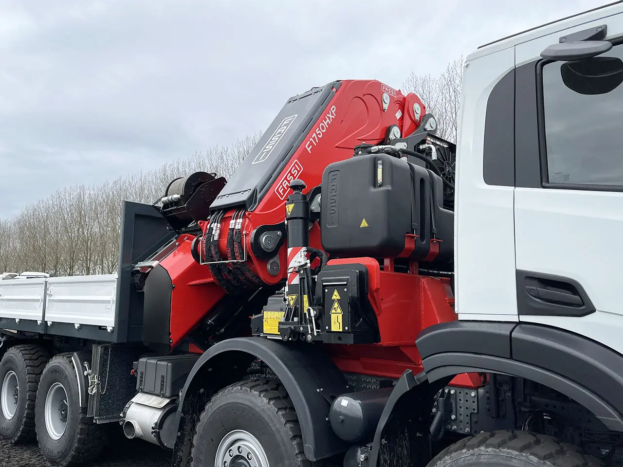Iveco T-Way AD410T47WH AT Fassi F1750R.2.8 with JIB Camion grue 8x8 16