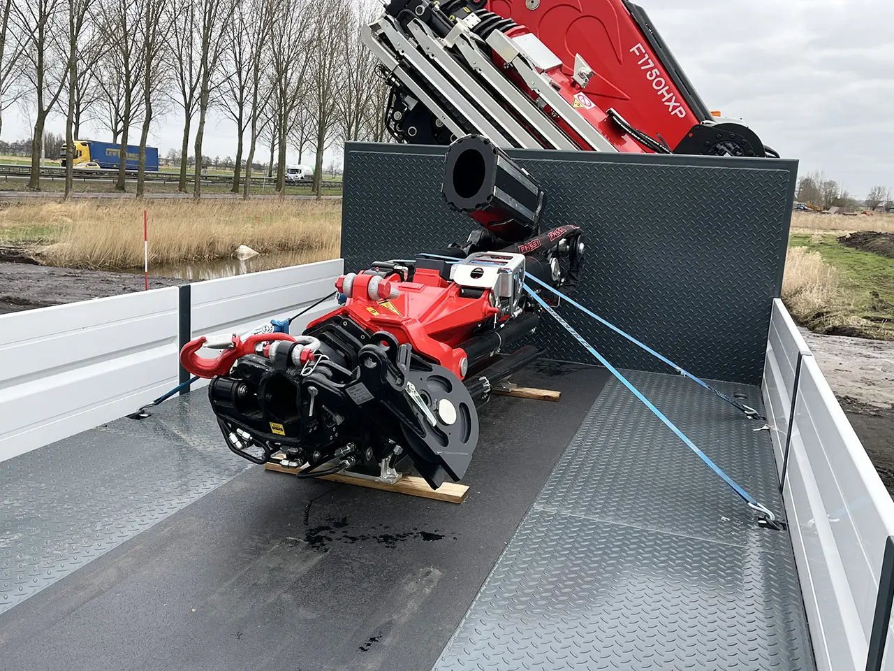 Iveco T-Way AD410T47WH AT Fassi F1750R.2.8 with JIB Camion grue 8x8 17