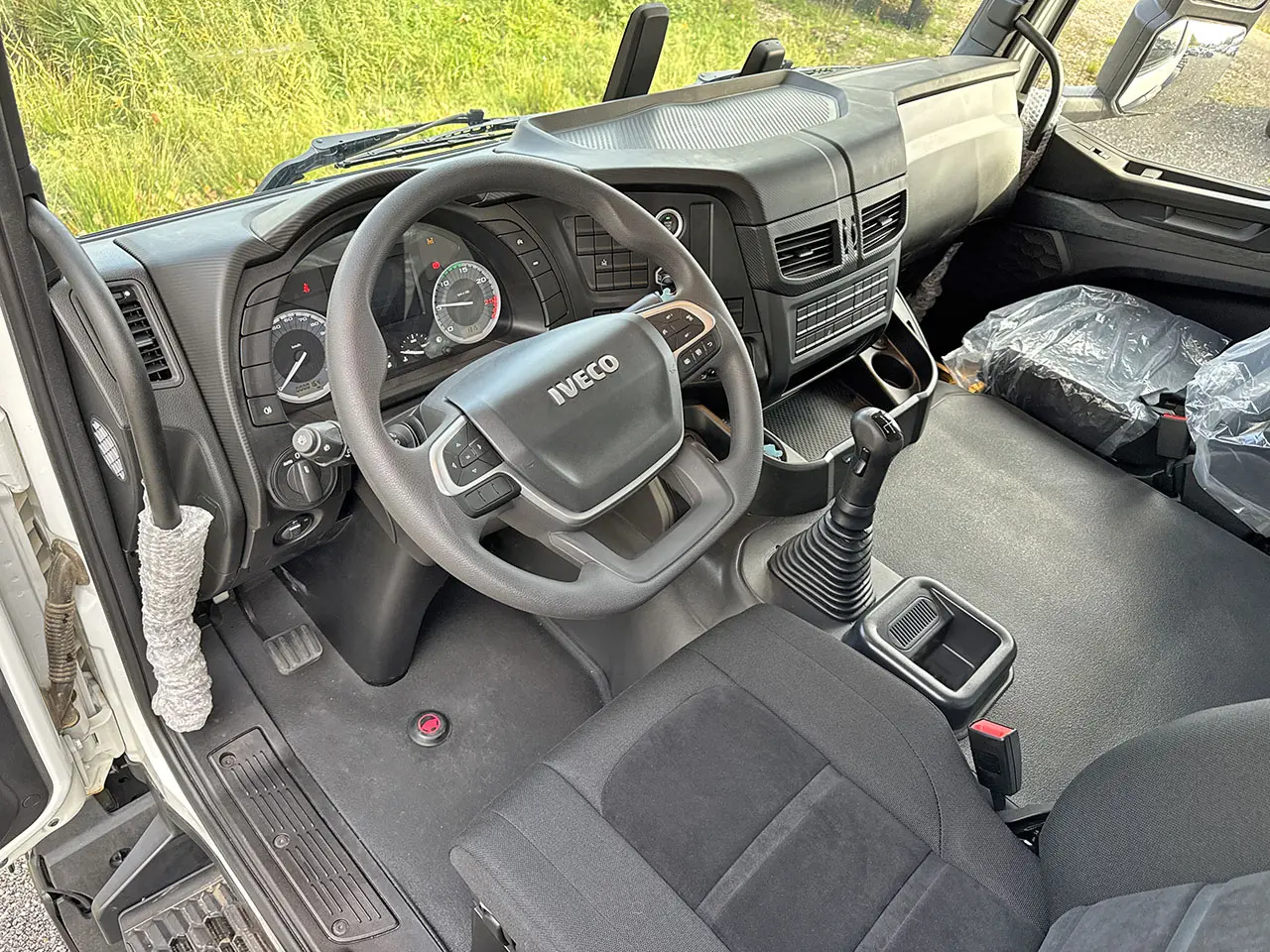 Iveco T-Way AD410T48H-5020 Chassis Cabin 8x4 3