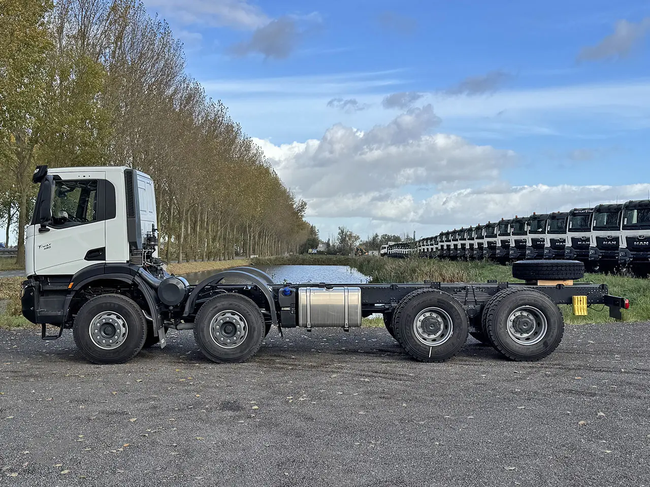 Iveco T-Way AD410T48H-5020 Chassis Cabin 8x4 7