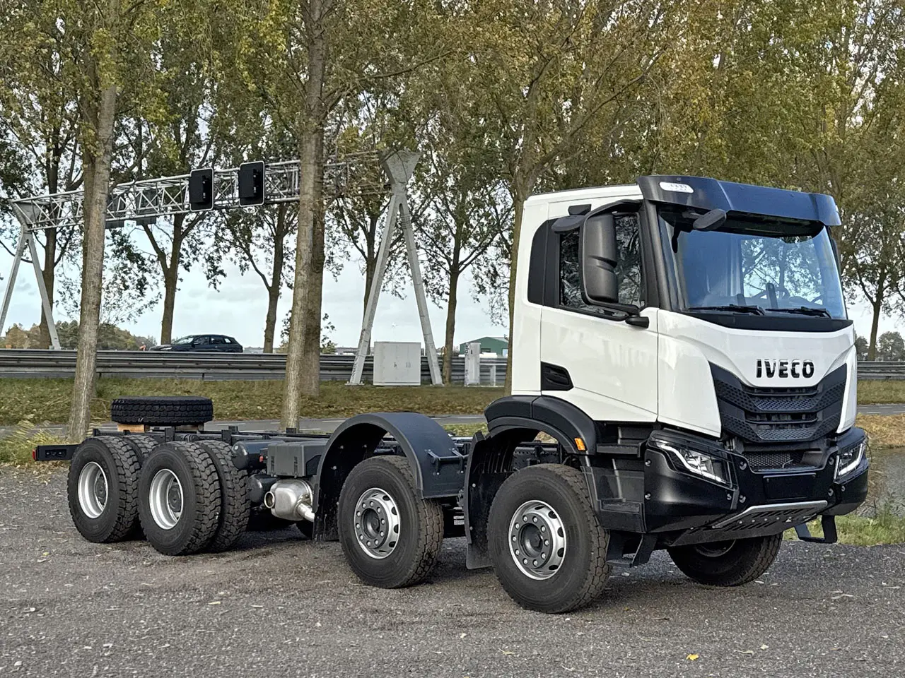 Iveco T-Way AD410T48H-5020 Chassis Cabin 8x4 8